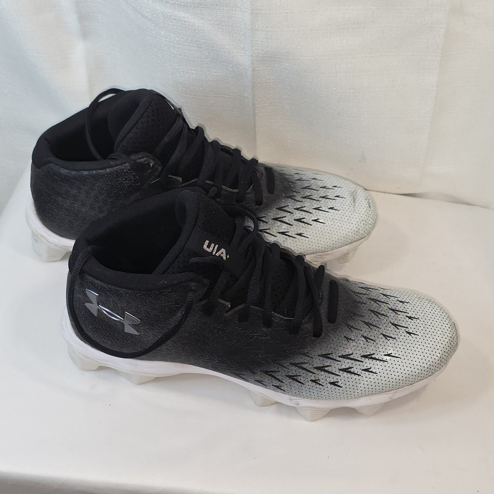 Under Armour Spotlight Franchise RM 4.0 Men Size US 9 Black Silver Cleats